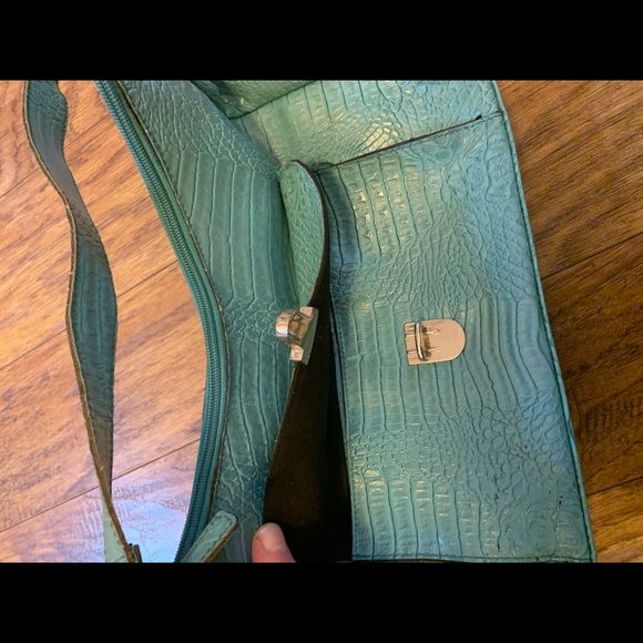 Apostrophe Croc Bag - Picture 5 of 6